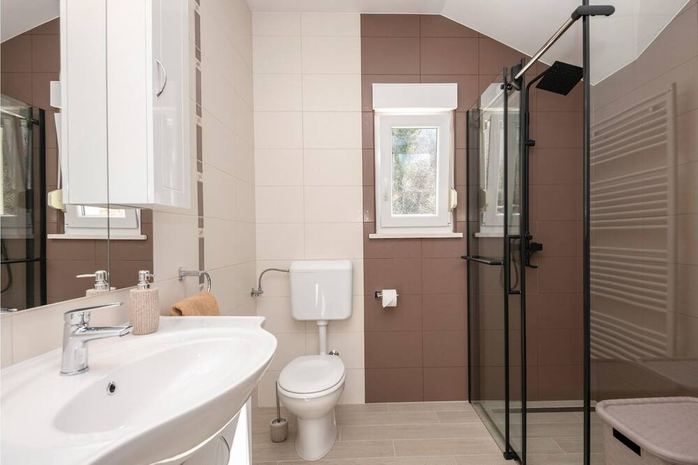 Photo of Bathroom in Runovici