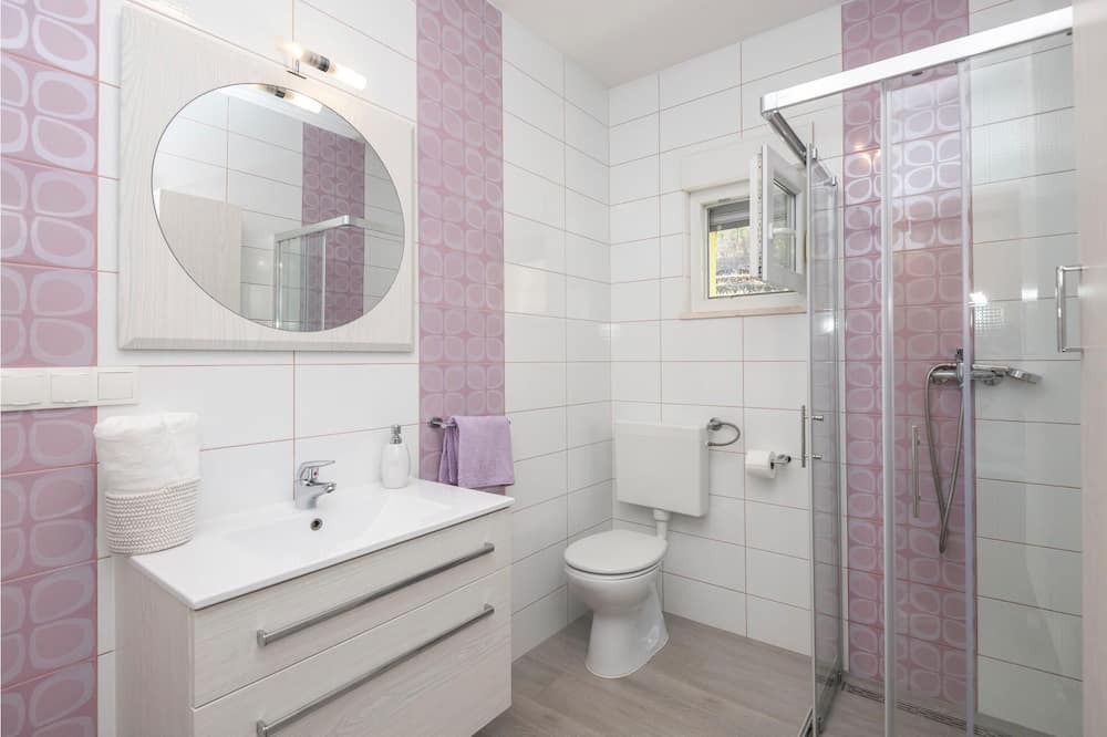 Photo of Bathroom in Runovici