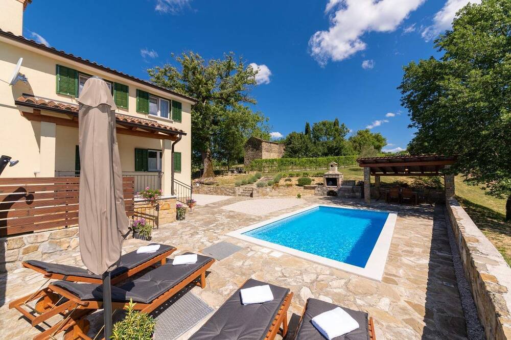Photo of Outdoor in Pican