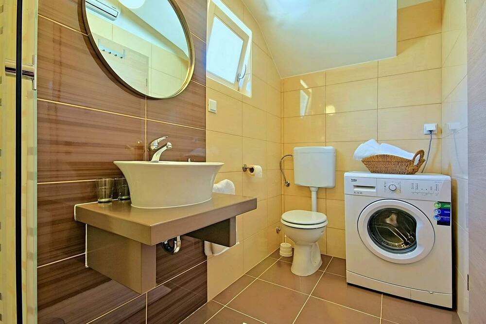 Photo of Bathroom in Pican