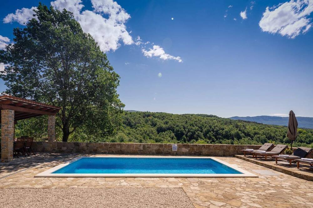Photo of Outdoor in Pican
