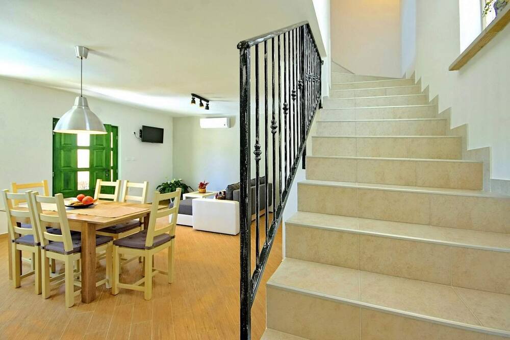 Photo of Livingroom in Pican
