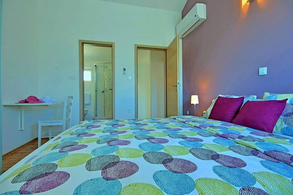 Photo of Bedroom in Pican