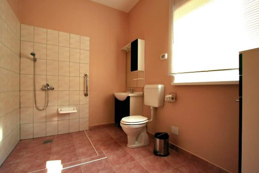 Photo of Bathroom in Cere
