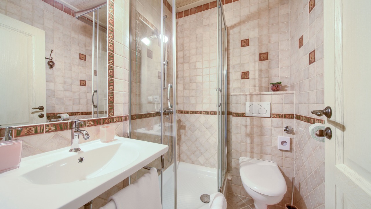 Photo of Bathroom in Porat