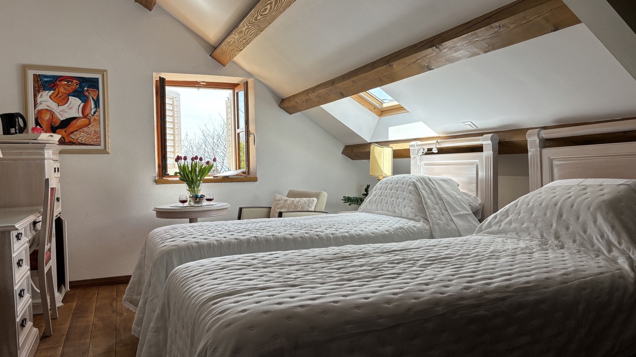 Photo of Bedroom in Pile