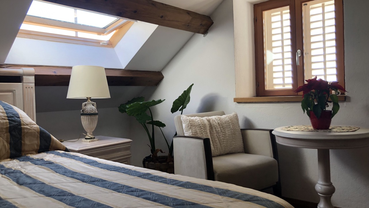 Photo of Bedroom in Pile
