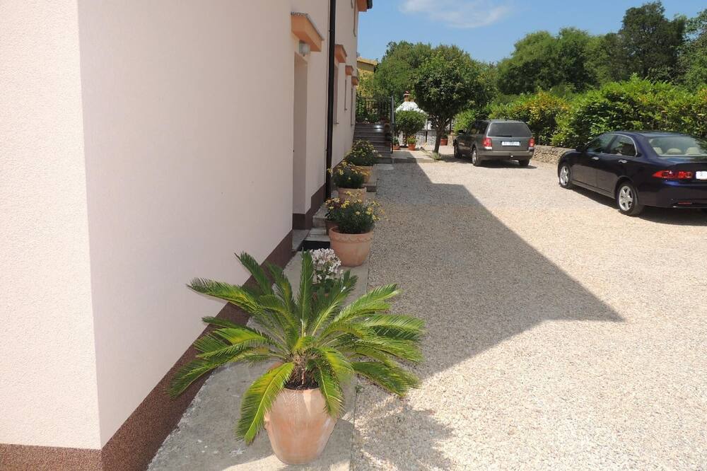 Photo of Outdoor in Brzac