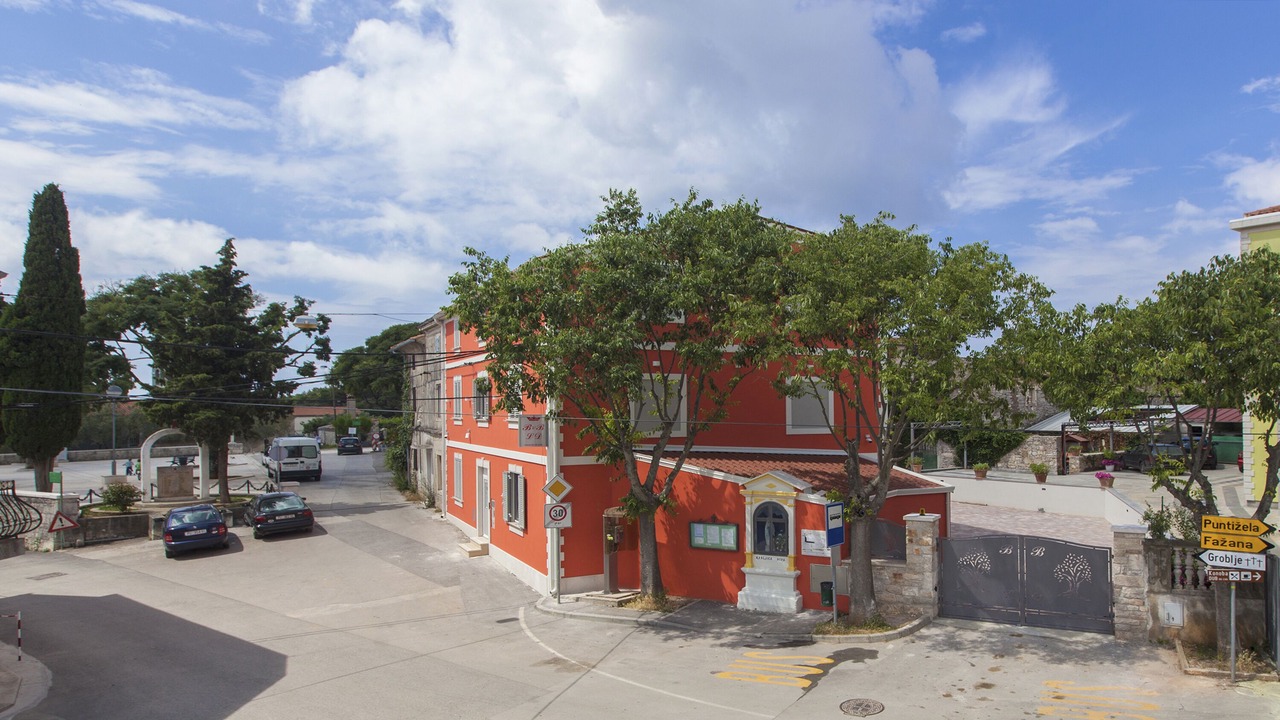 Photo of Outdoor in Stinjan