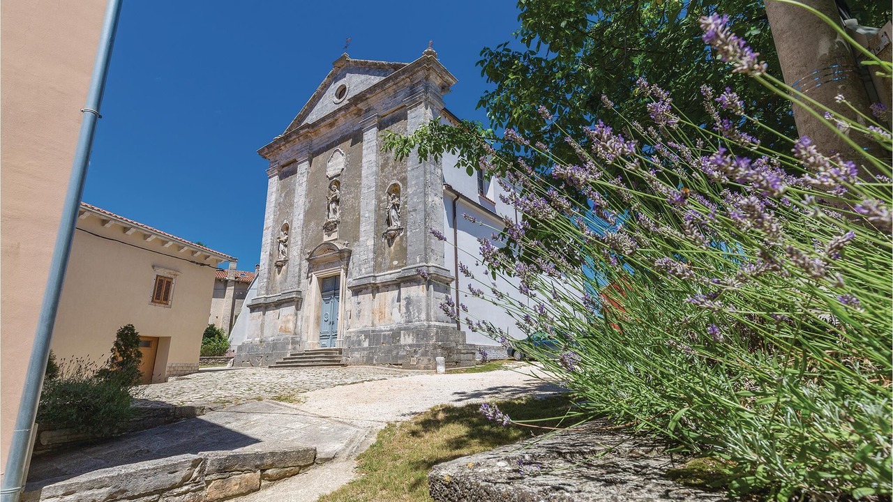 Photo of Buildings in Kringa