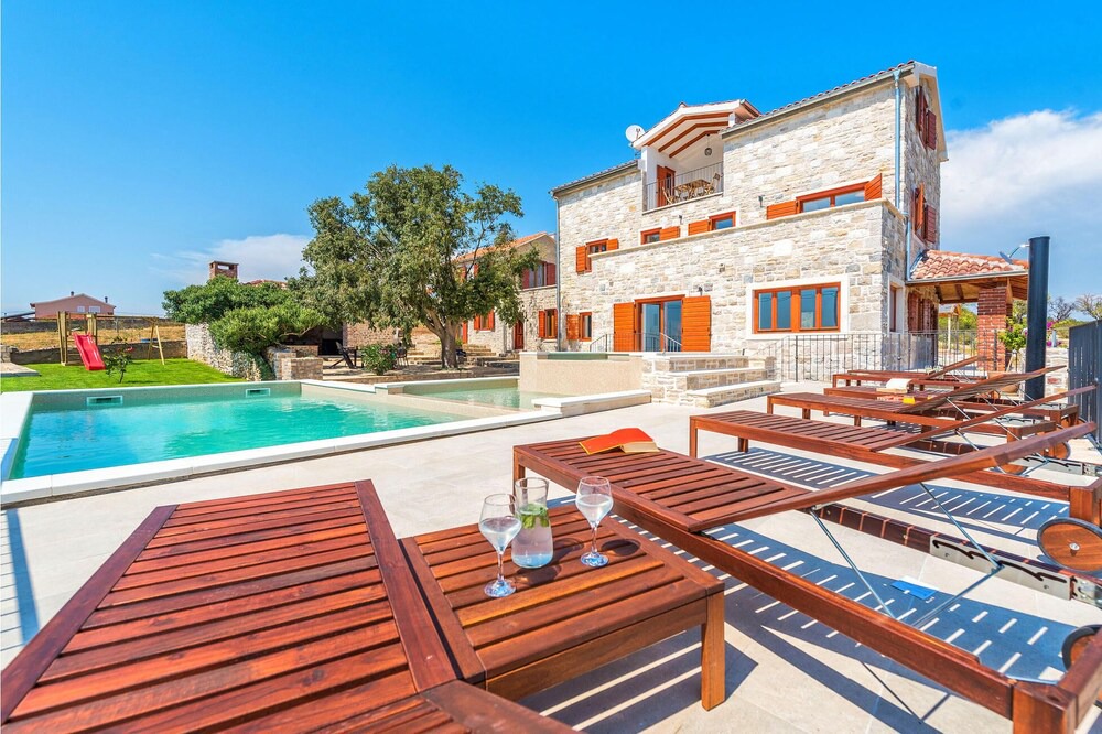 Photo of Outdoor in Tinj