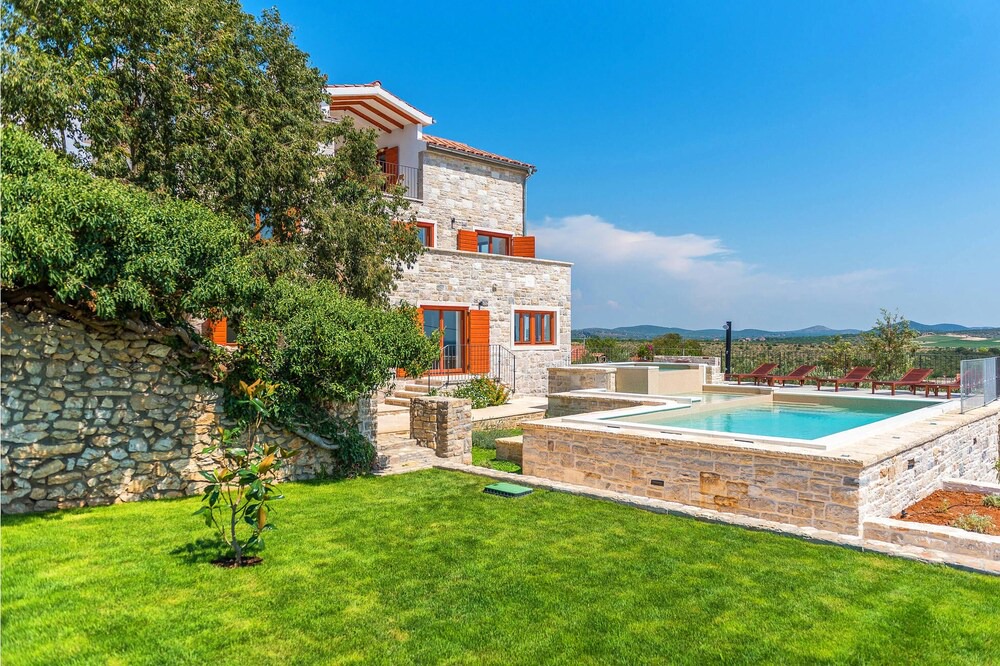 Photo of Outdoor in Tinj