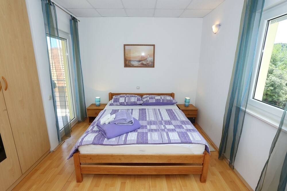 Photo of Bedroom in Tkon