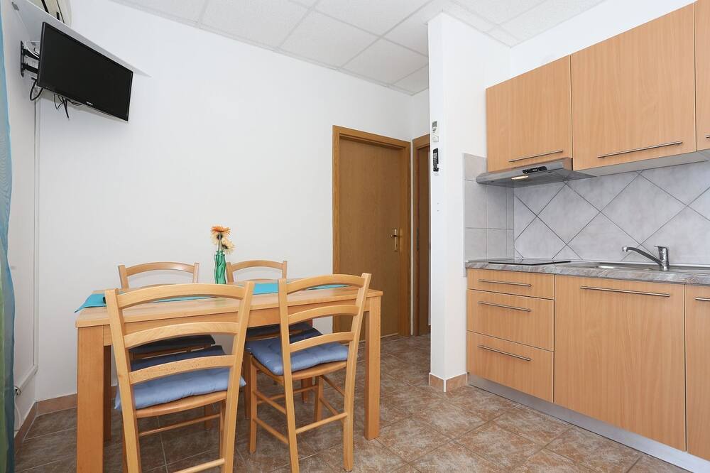 Photo of Kitchen in Tkon