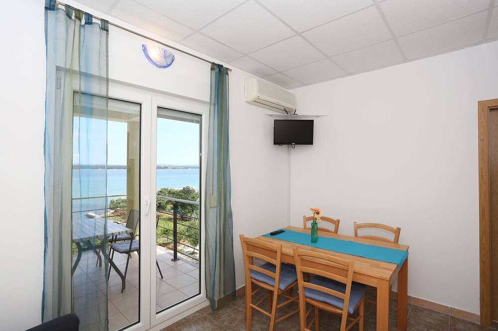Photo of Bedroom in Tkon