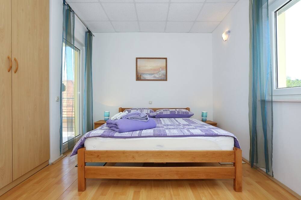 Photo of Bedroom in Tkon