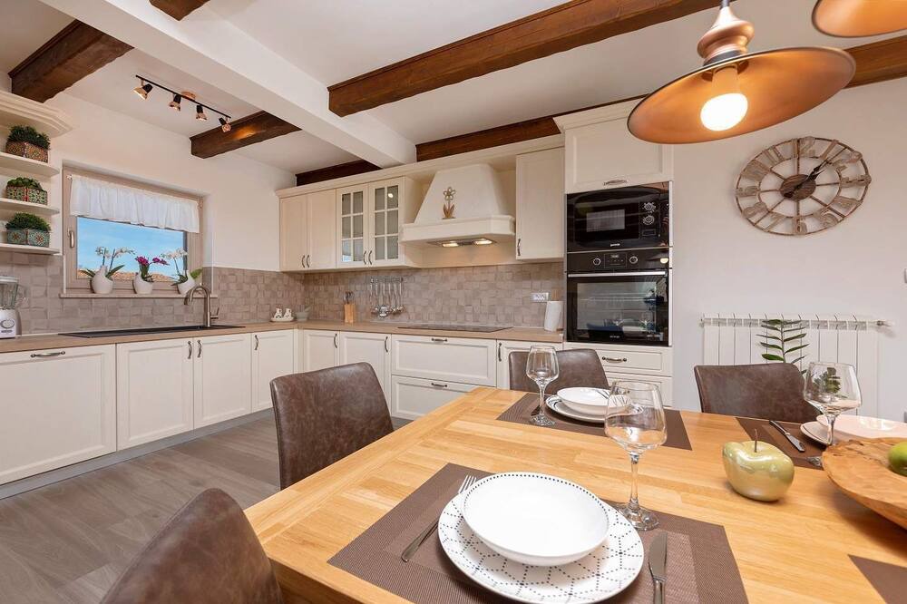 Photo of Kitchen in Topid