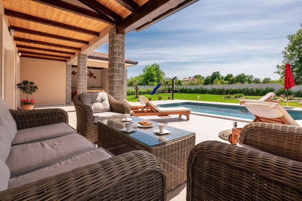 Photo of Patio Balcony in Topid