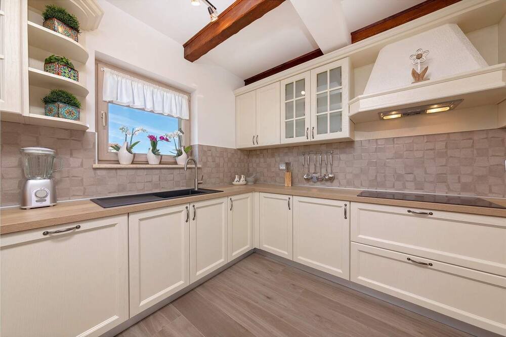 Photo of Kitchen in Topid