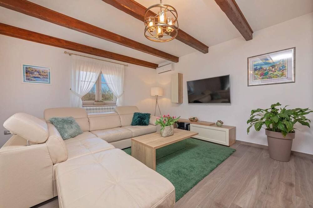 Photo of Livingroom in Topid