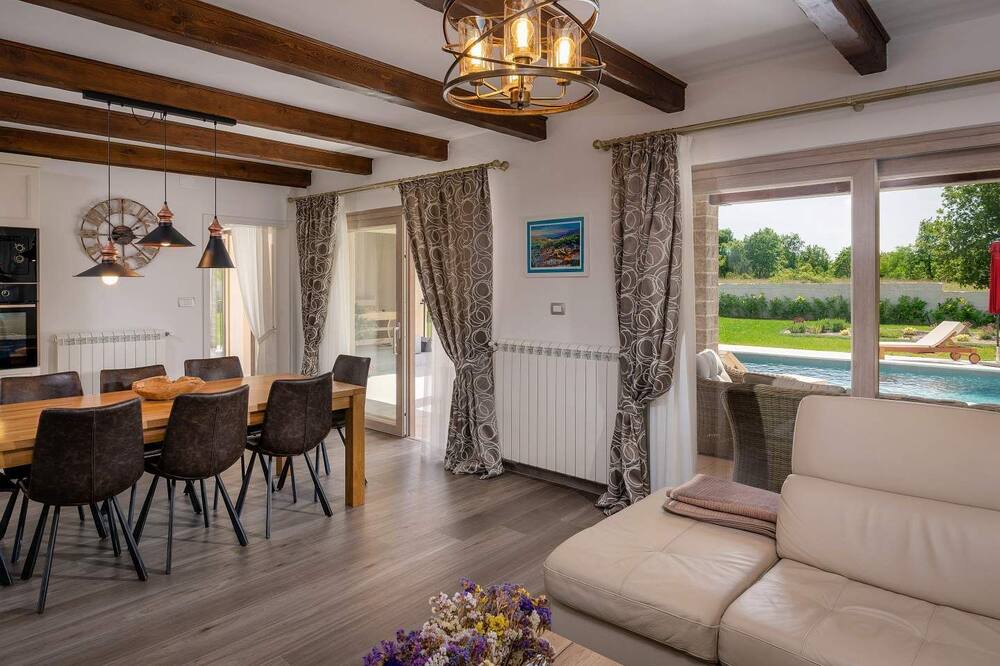 Photo of Livingroom in Topid