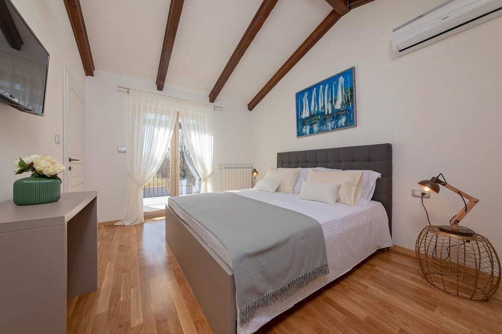 Photo of Bedroom in Topid