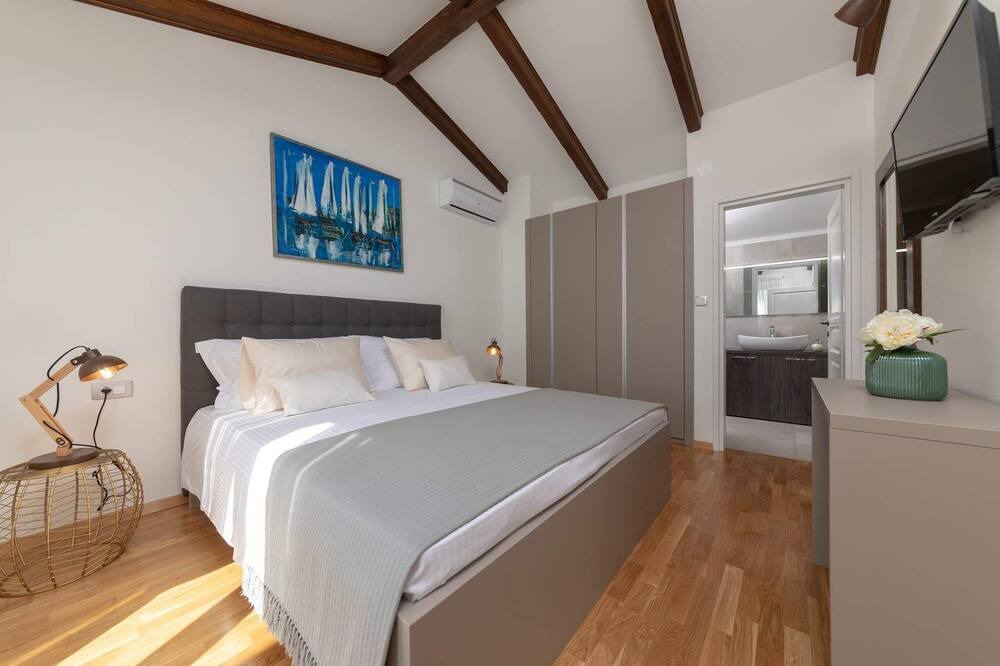 Photo of Bedroom in Topid