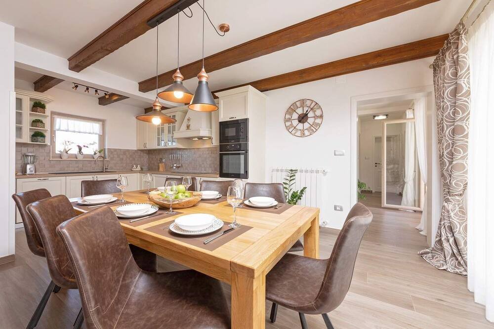 Photo of Kitchen in Topid