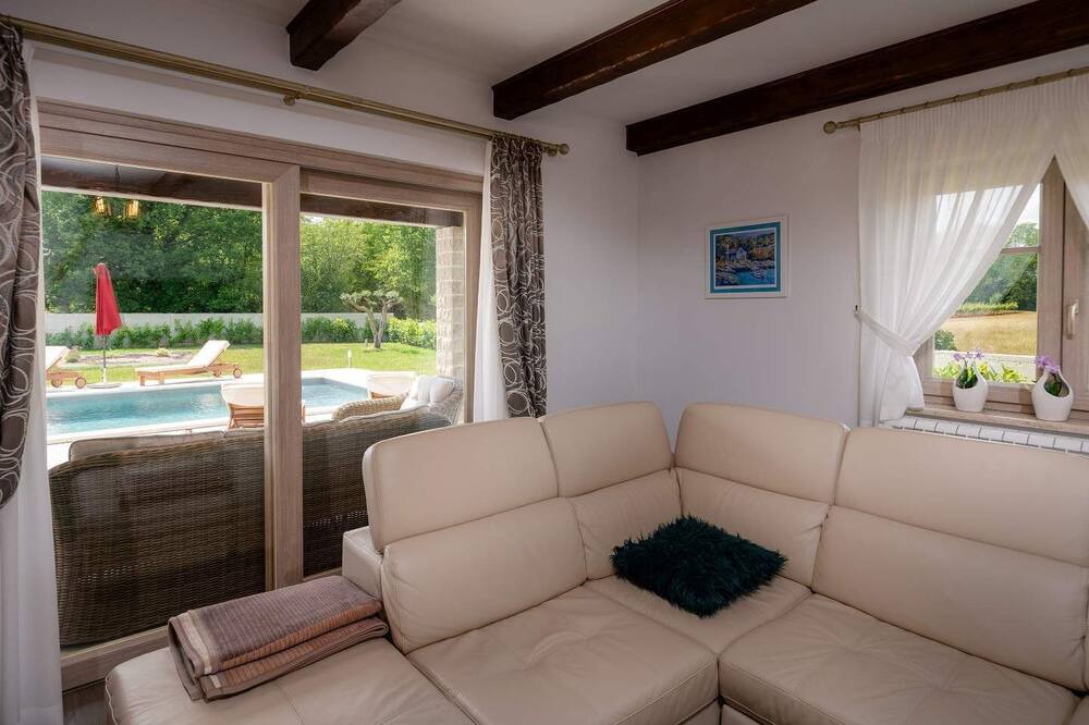 Photo of Livingroom in Topid