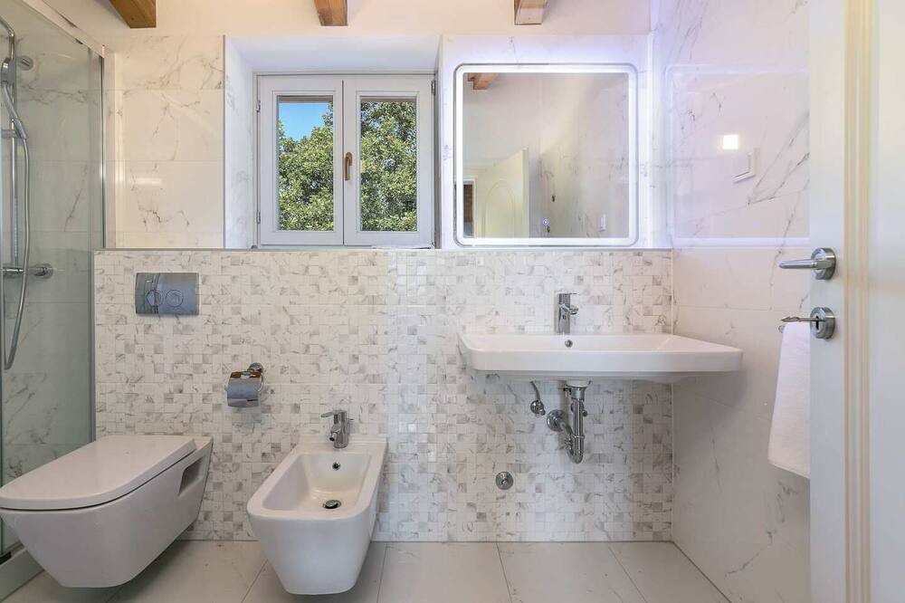 Photo of Bathroom in Funtana