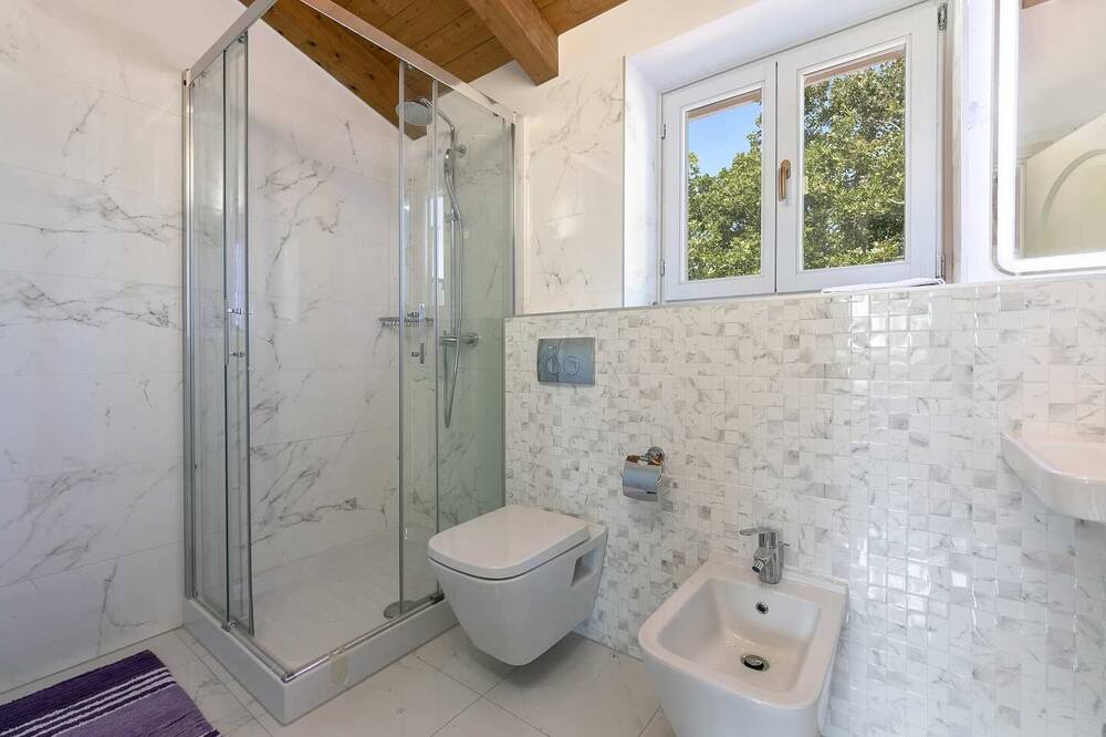 Photo of Bathroom in Funtana