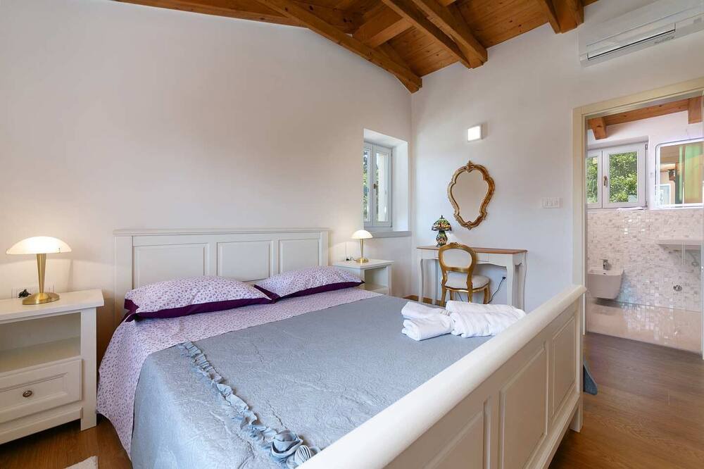 Photo of Bedroom in Funtana