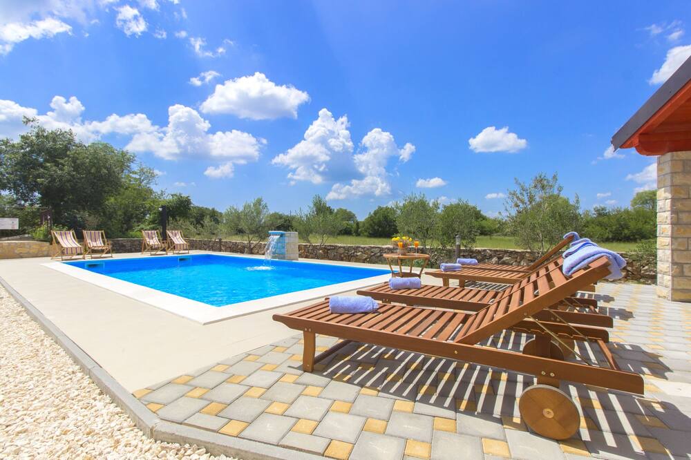 Photo of Outdoor in Bristane