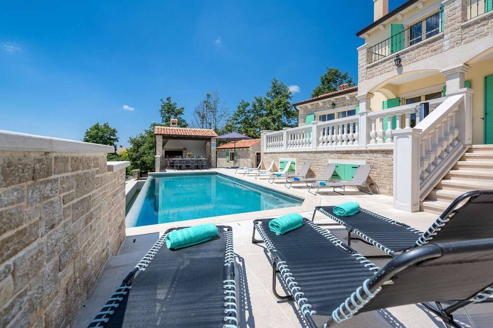 Photo of Outdoor in Pazin