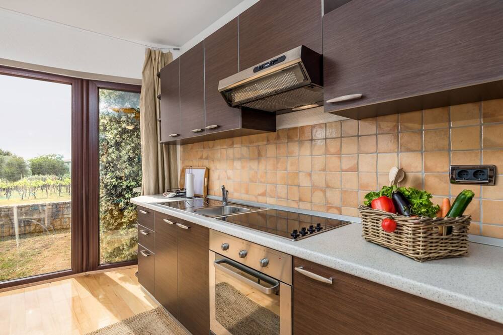 Photo of Kitchen in Tar