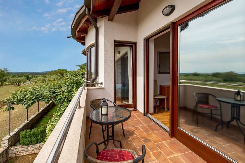 Photo of Patio Balcony in Tar