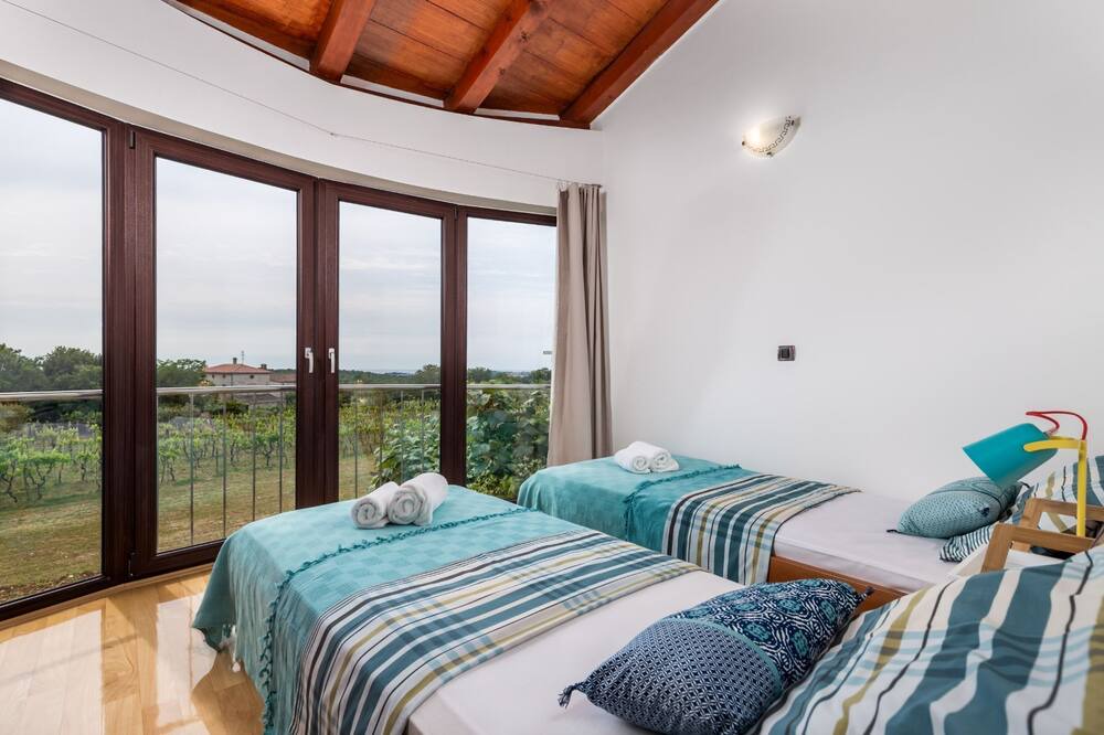 Photo of Bedroom in Tar