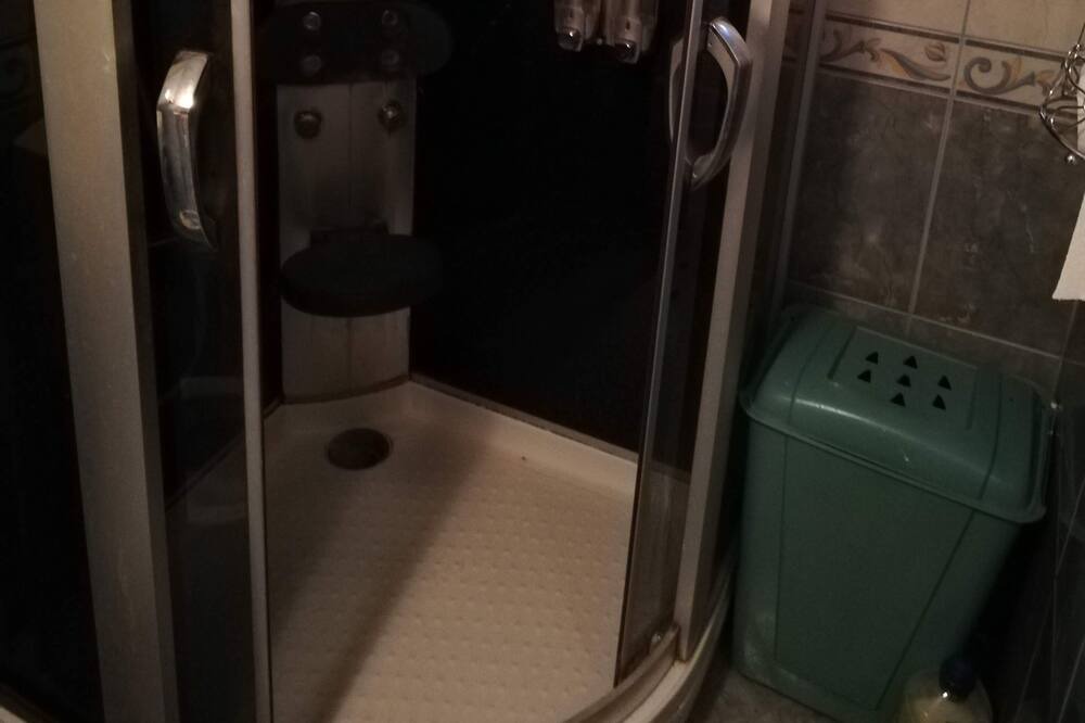 Photo of Bathroom in Plat