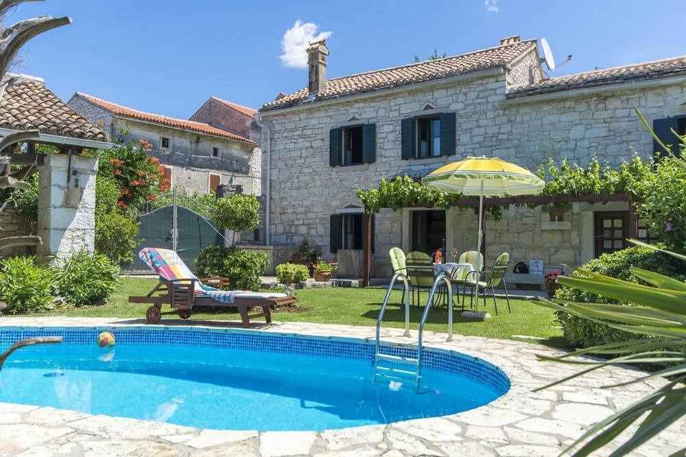 Photo of Outdoor in Mrgani