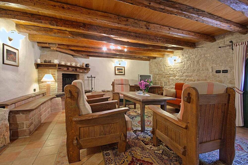 Photo of Livingroom in Mrgani