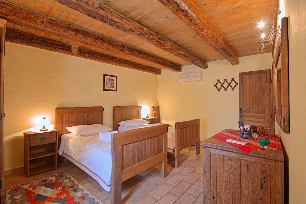 Photo of Bedroom in Mrgani