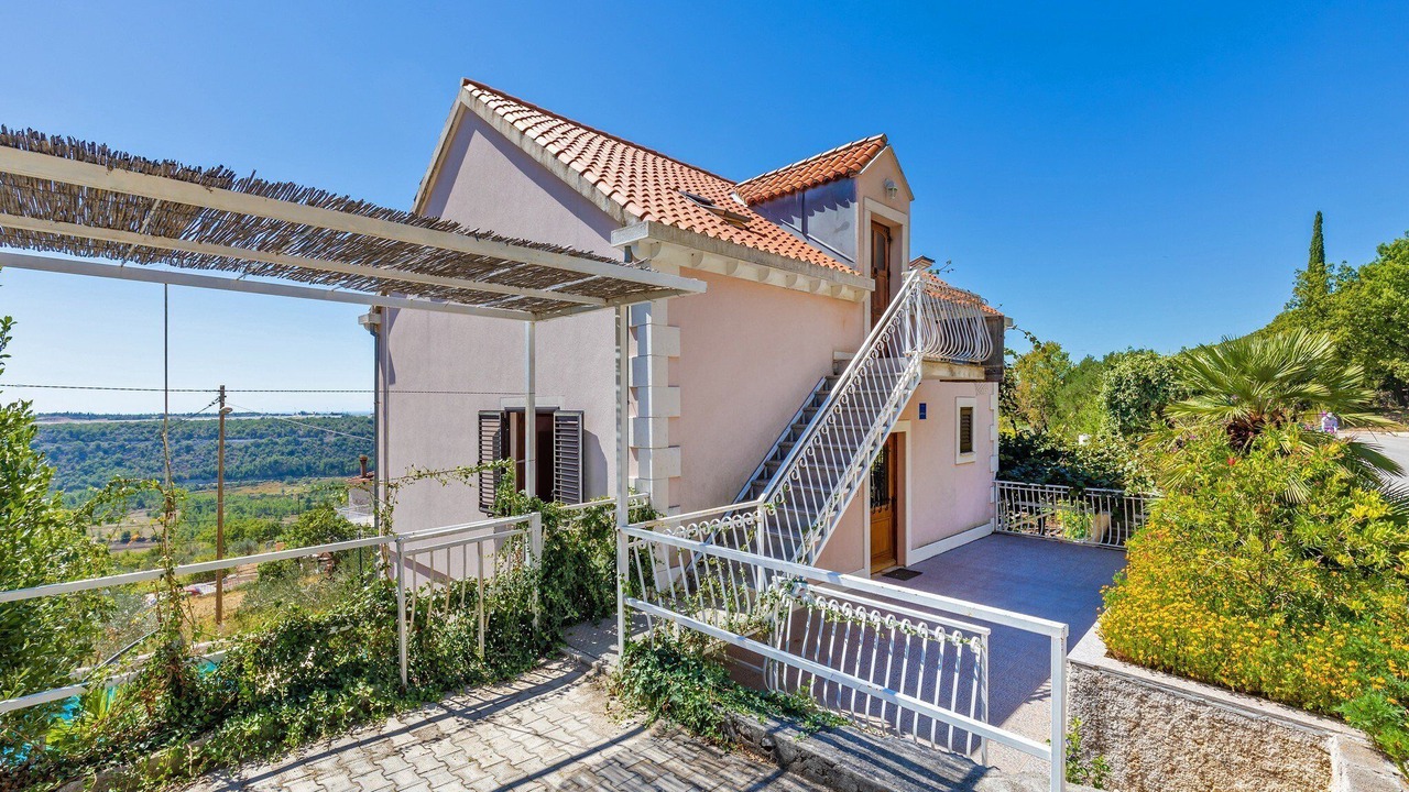 Photo of Outdoor in Stravca