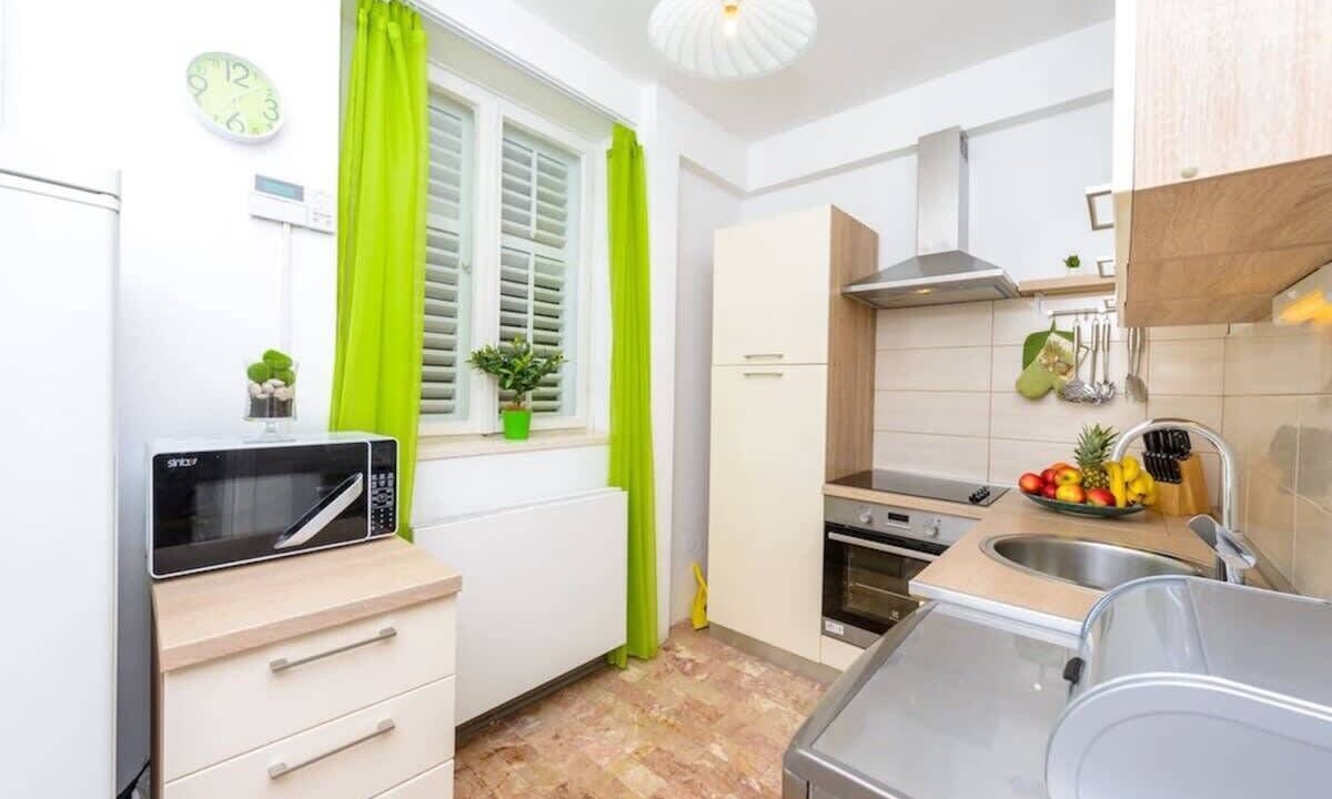 Photo of Kitchen in Pile