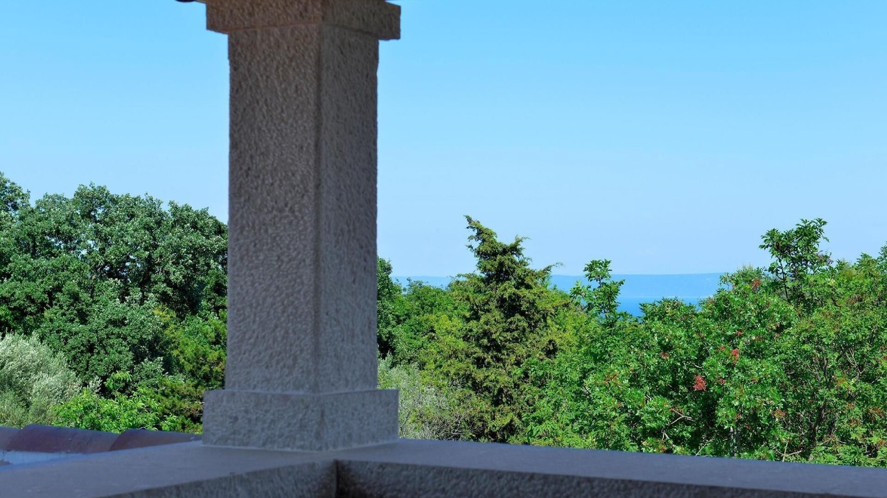 Photo of Outdoor in Kavran