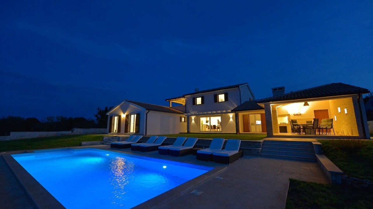 Photo of Outdoor in Kavran