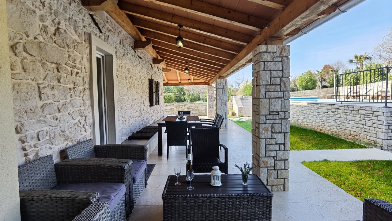 Photo of Patio Balcony in Topid