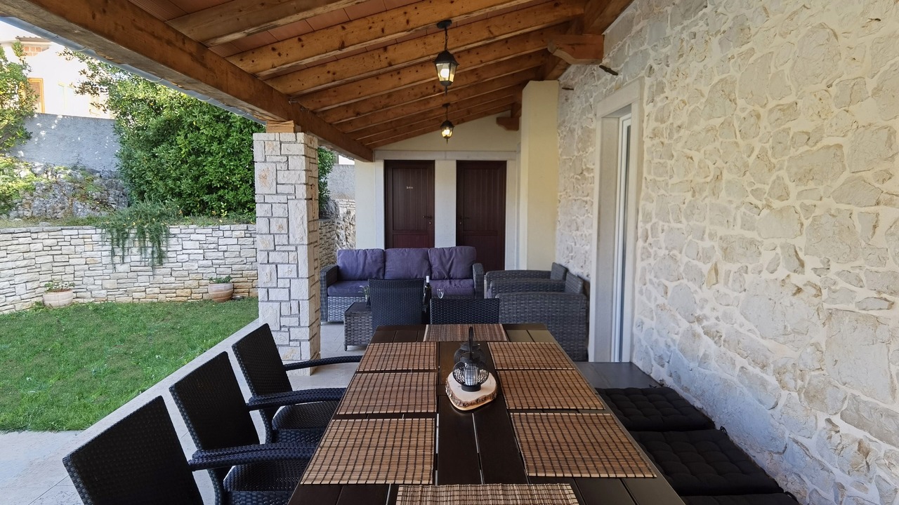 Photo of Patio Balcony in Topid