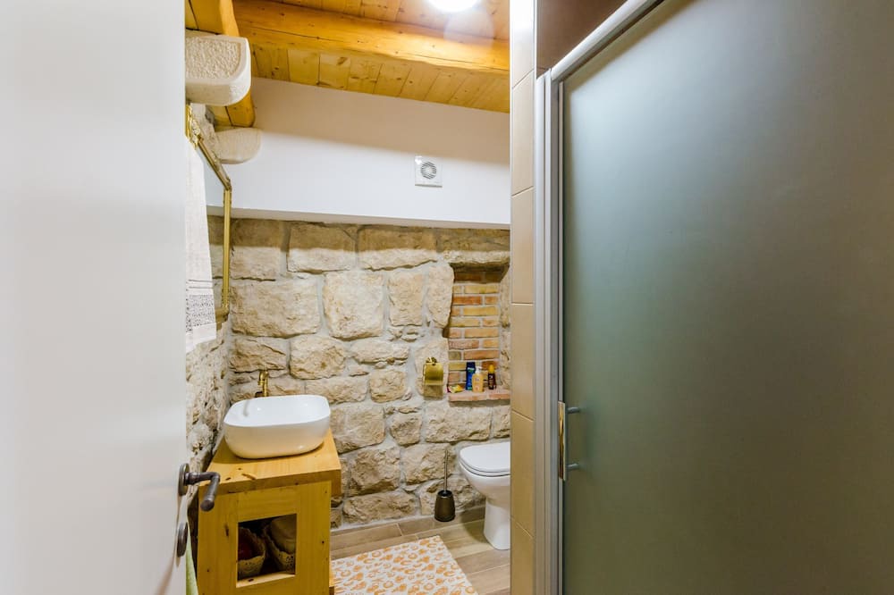 Photo of Bathroom in Mihanici
