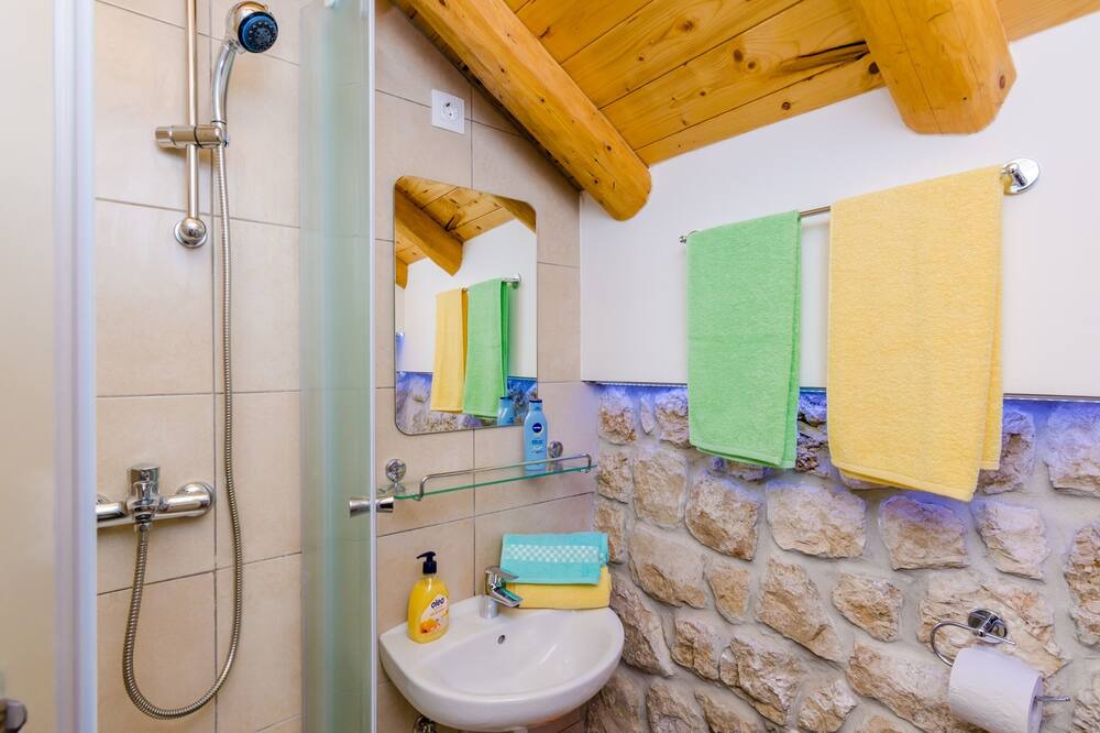 Photo of Bathroom in Mihanici