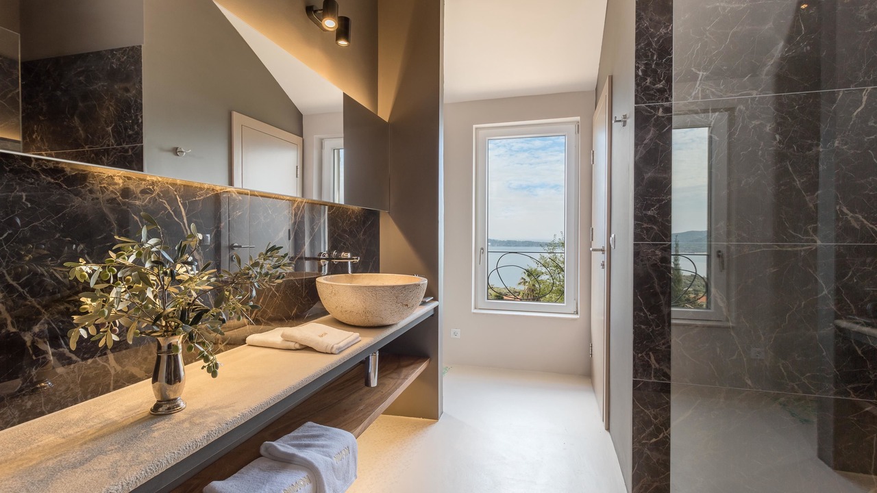 Photo of Bathroom in Brsecine